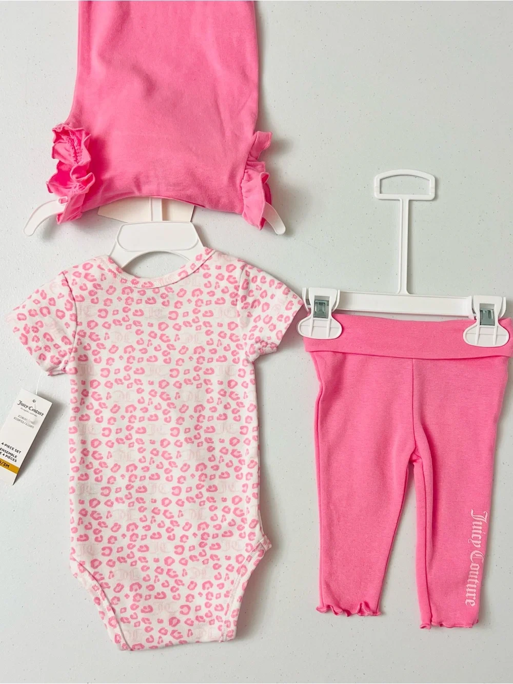 NWT✨Pink Juicy Couture 4-Piece Infant Girl Outfit Set Size 0-3 Months